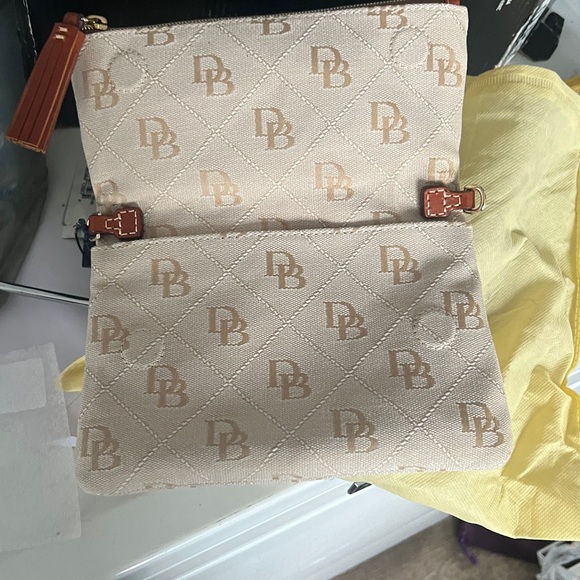 Dooney & Bourke Beige Monogram Clutch - Picture 2 of 8